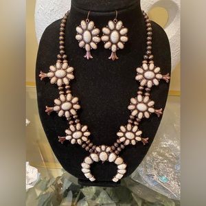 A Beautiful & Bold Off White Faux Turquoise Necklace Set